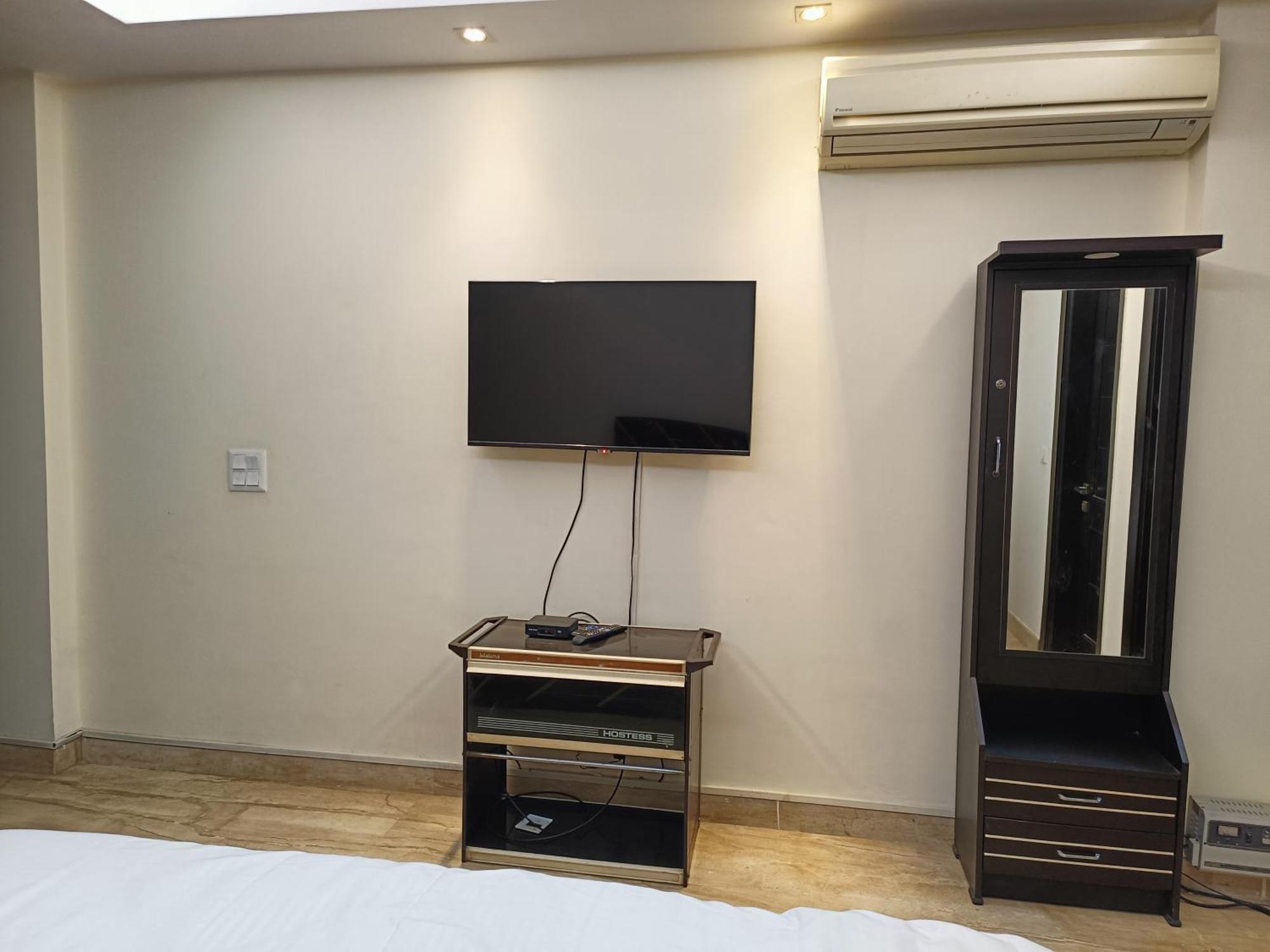 Greenleaf And Suites, Greater Kailash 1 New Delhi