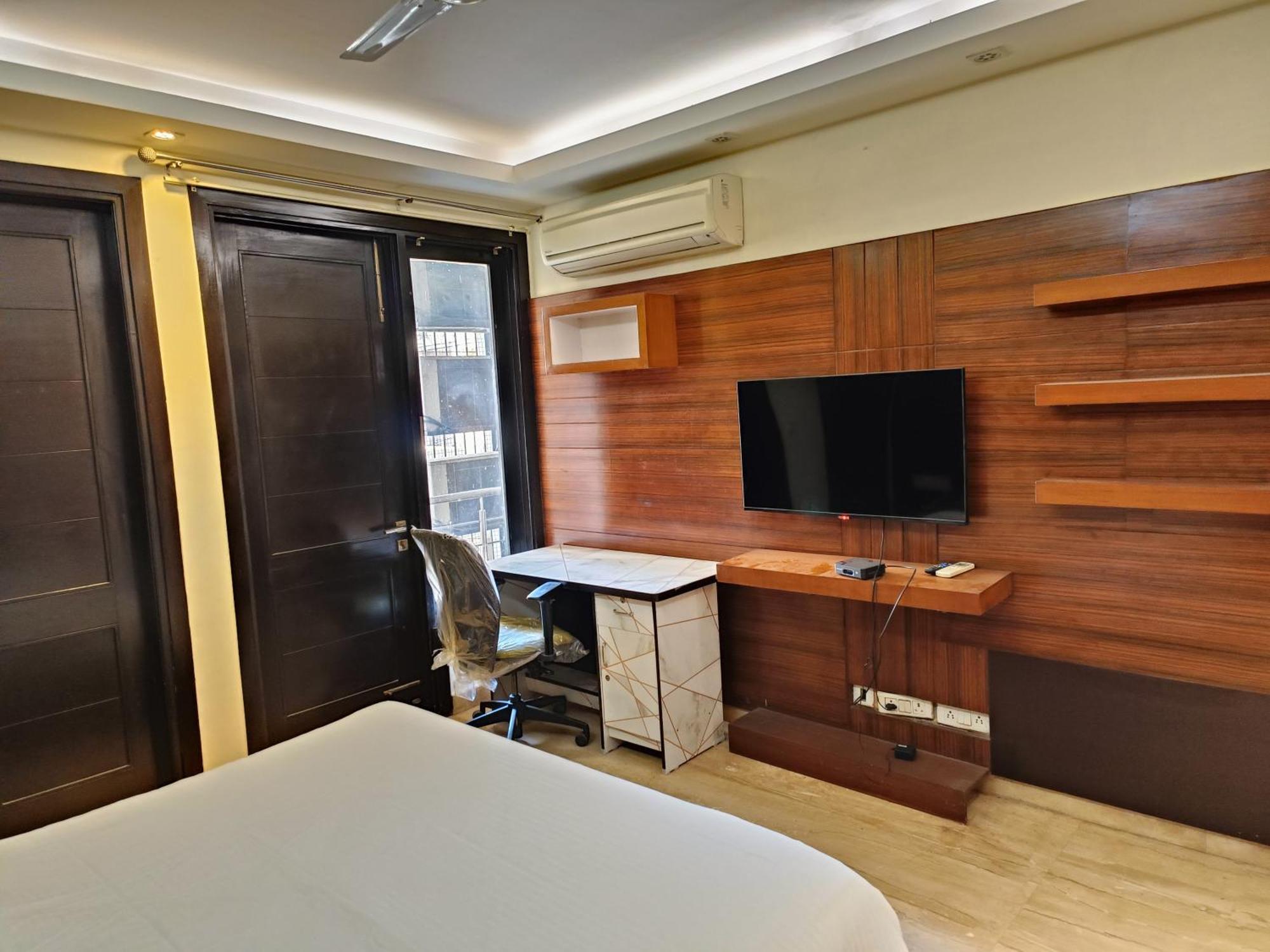 Greenleaf And Suites, Greater Kailash 1