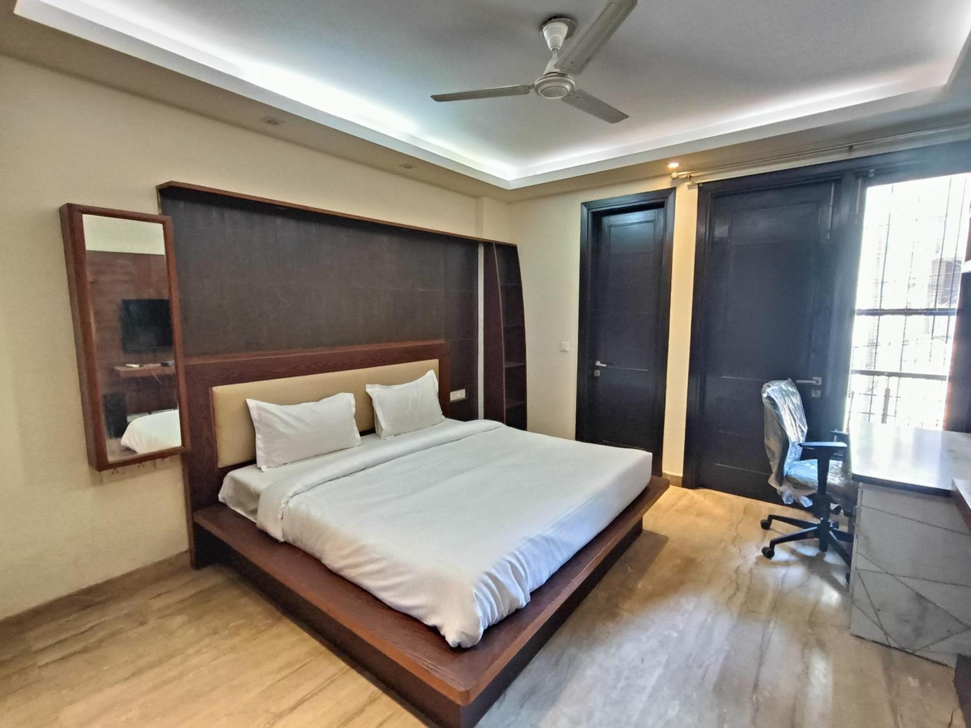 Hotel Greenleaf And Suites, Greater Kailash 1 New Delhi